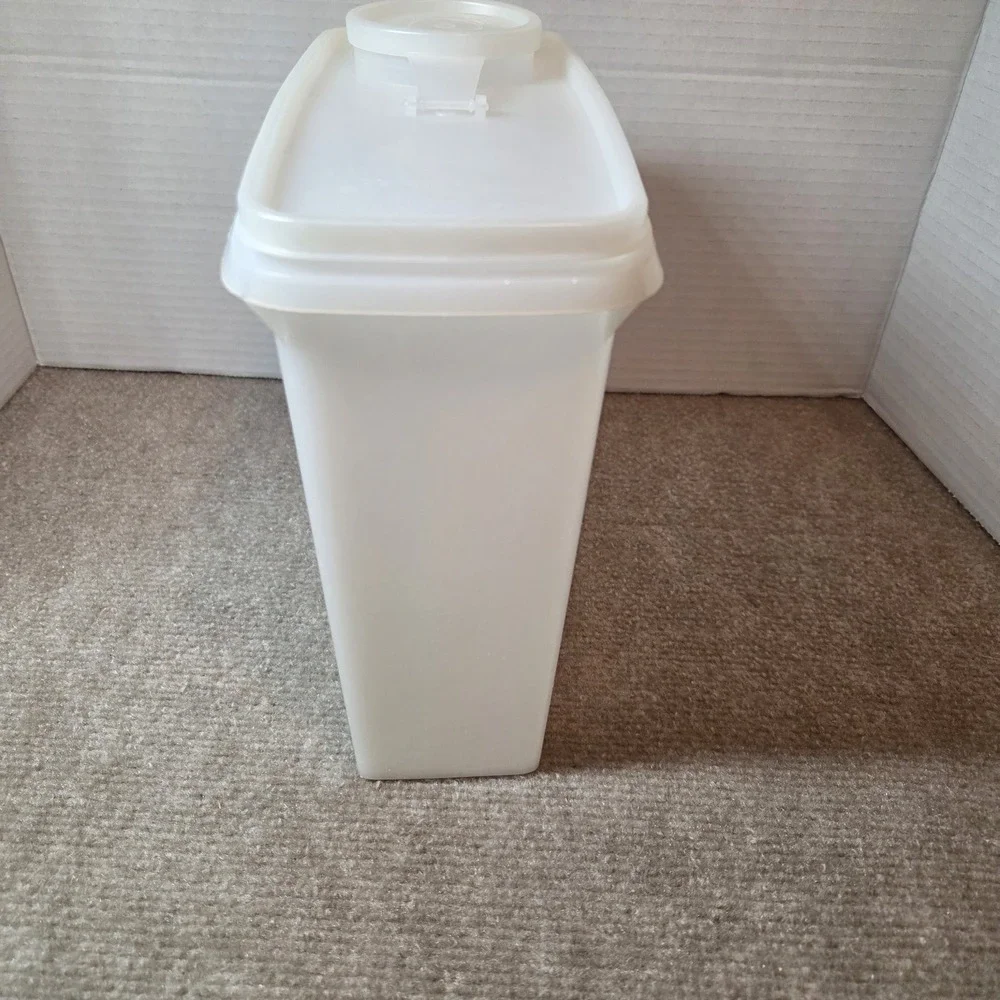 Vintage Tupperware Store-N-Pour Cereal Keeper #469 w/Pour Flip Lid #471 13 Cup